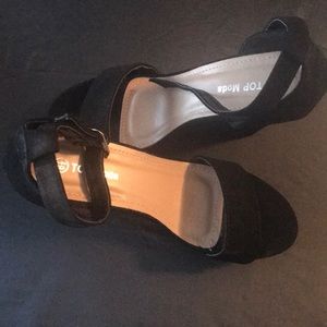 Black Wedge